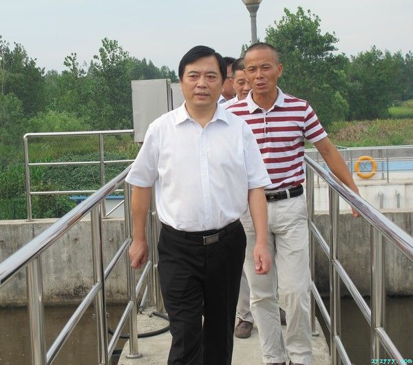 羅成圣調(diào)研縣城飲用水水源地保護(hù)和污水處理工作