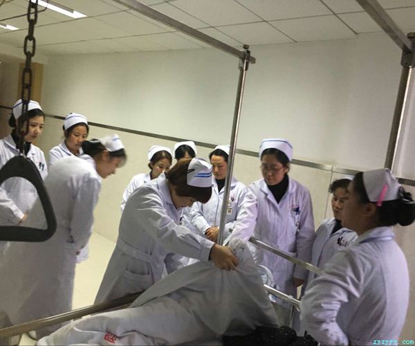 骨傷科護(hù)理查房