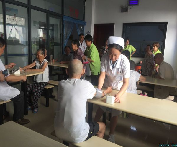 黨員義診  情暖養(yǎng)老服務(wù)中心